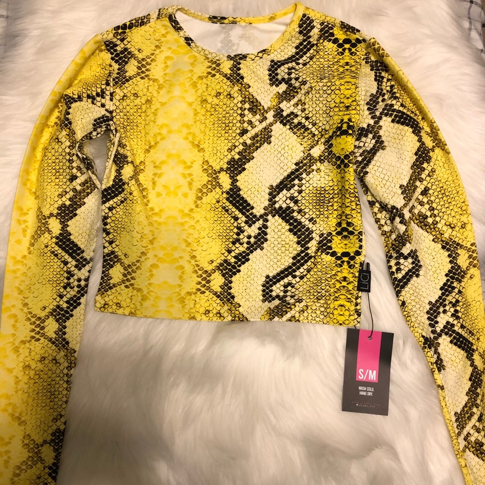 LiCi long sleeve crop top